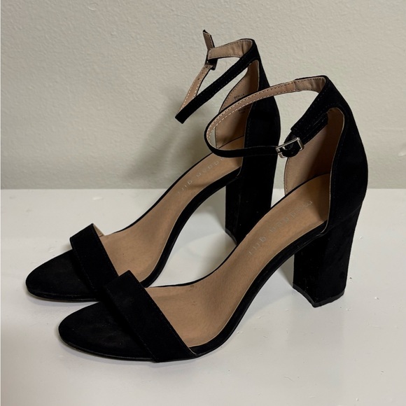 Madden girl Black Ankle Strap 3.5 inch Heels - Picture 1 of 5
